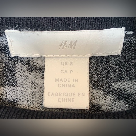 Checkered Turtleneck Sweater from  H&M - Picture 3 of 4